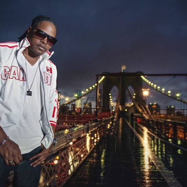 Solo Artist Saxx