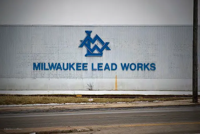 Signage & Texture — Misperception location reference