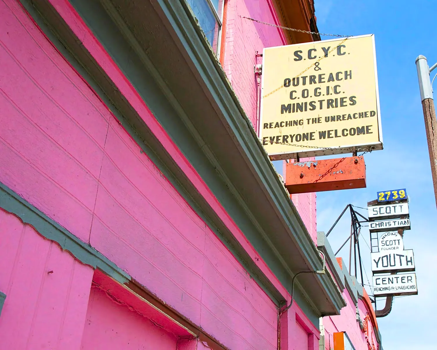Signage & Texture — Misperception location reference